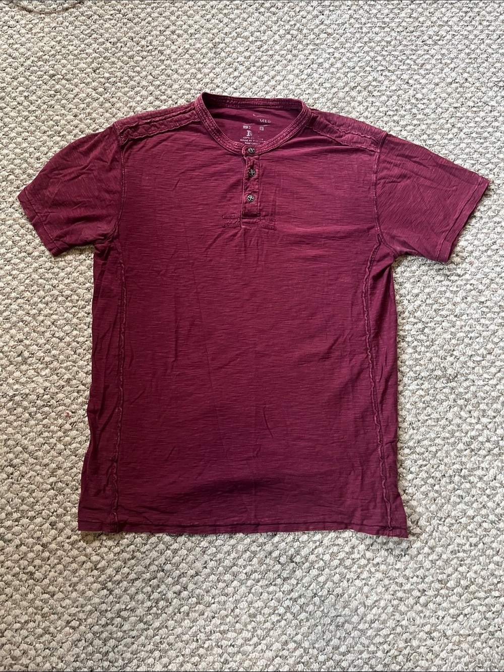 Men's Short-Sleeve Henley Tee in Burgundy